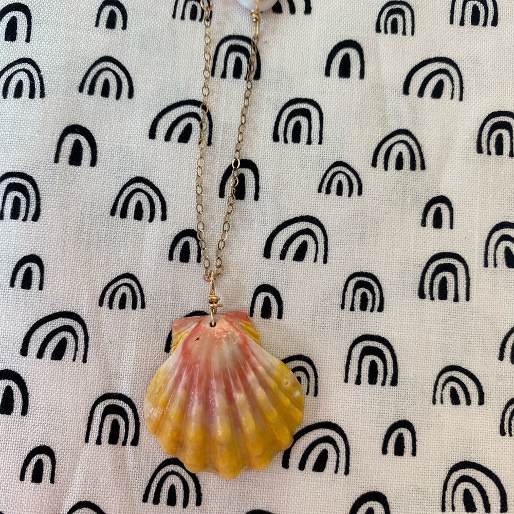 Sunrise shell necklace and earrings